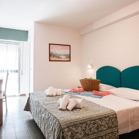Blu Star Hotel Gabicce Mare Eksteriør billede