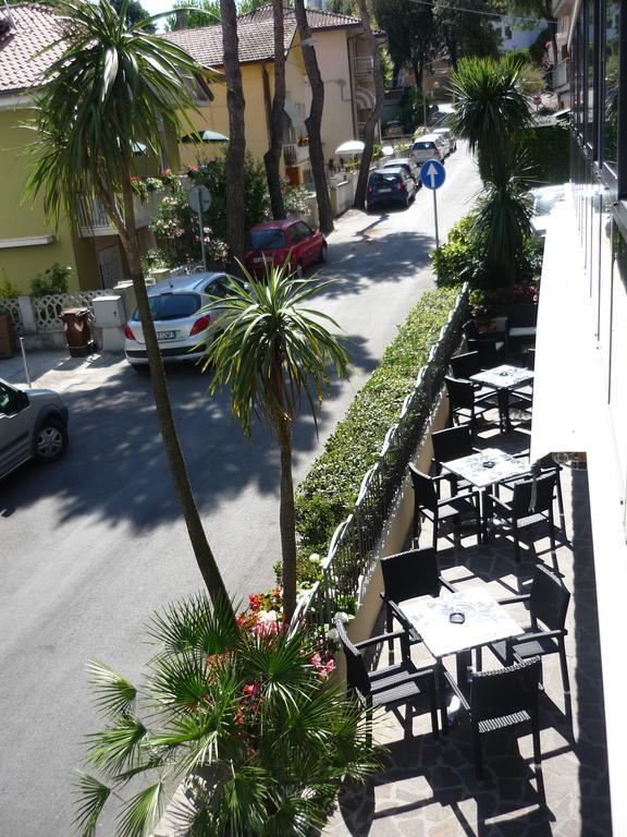 Blu Star Hotel Gabicce Mare Eksteriør billede